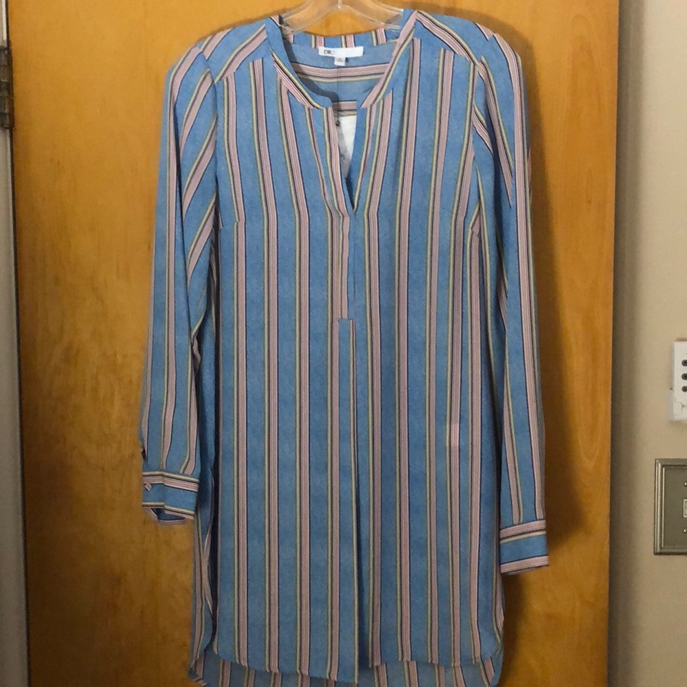 DR2 brand new with tags long blouse
